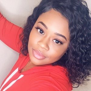Meet your Posher, Desiree